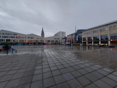 Großer Platz im Zentrum