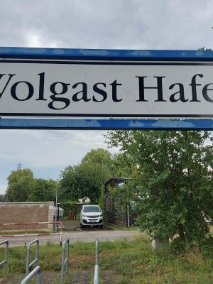 Am Bahnhof