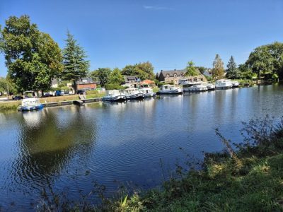 Hafen am Brest-Nantes-Kanal